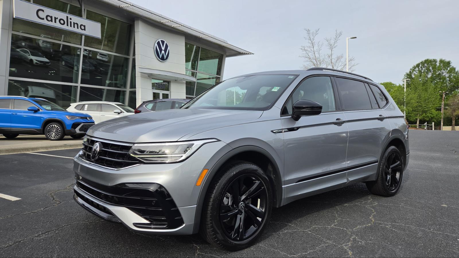 Pyrite Silver Metallic 2023 Volkswagen Tiguan SE R-Line Black FWD SUV / Crossover Front-Wheel Drive Automatic
