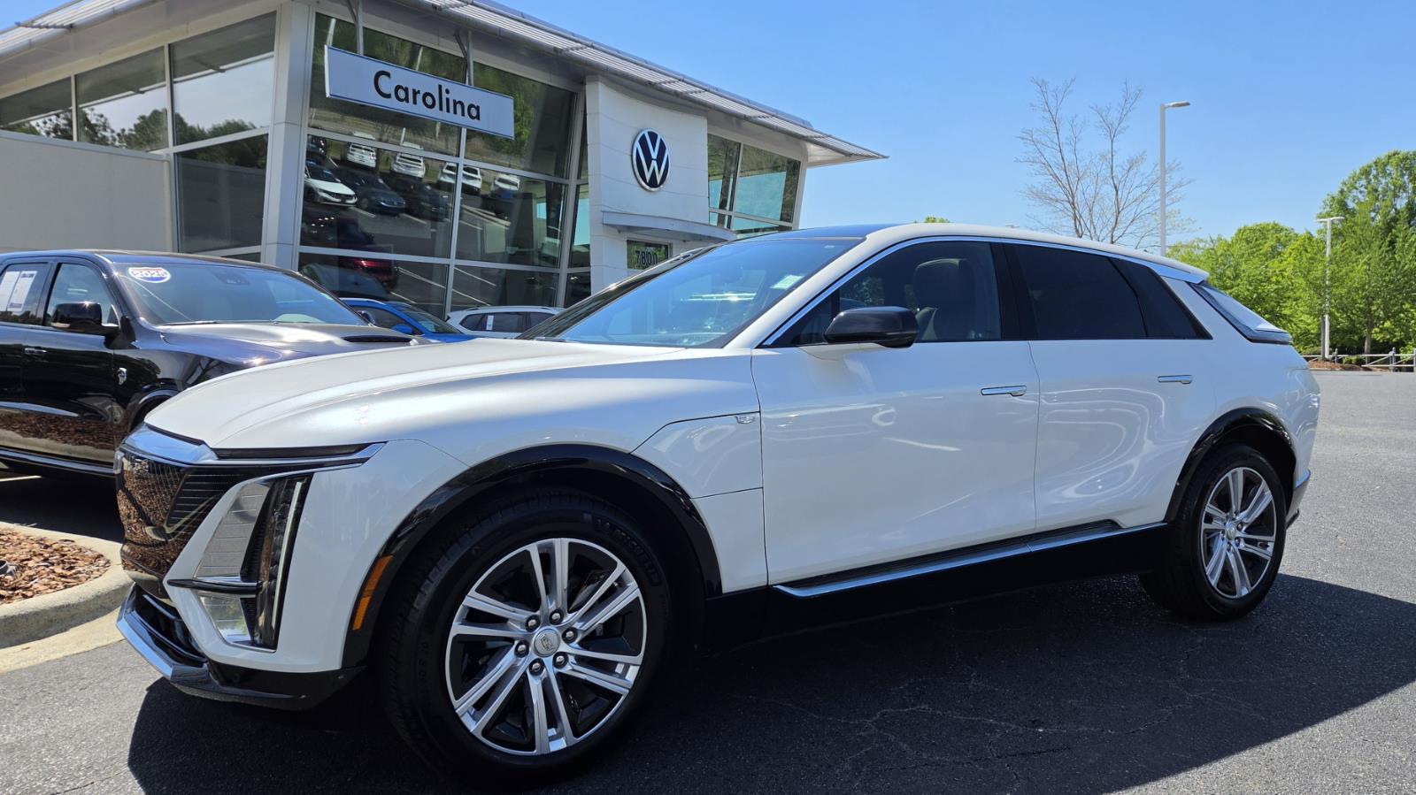 Crystal White Tricoat 2024 Cadillac LYRIQ Tech RWD SUV / Crossover Rear-Wheel Drive Automatic