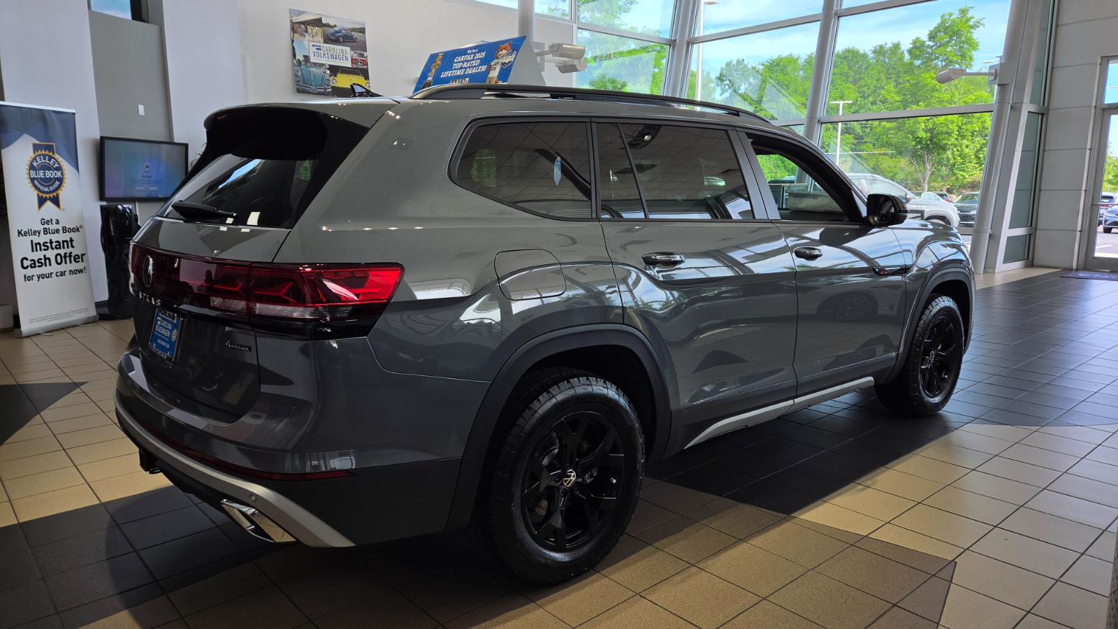 View vehicle photo 5