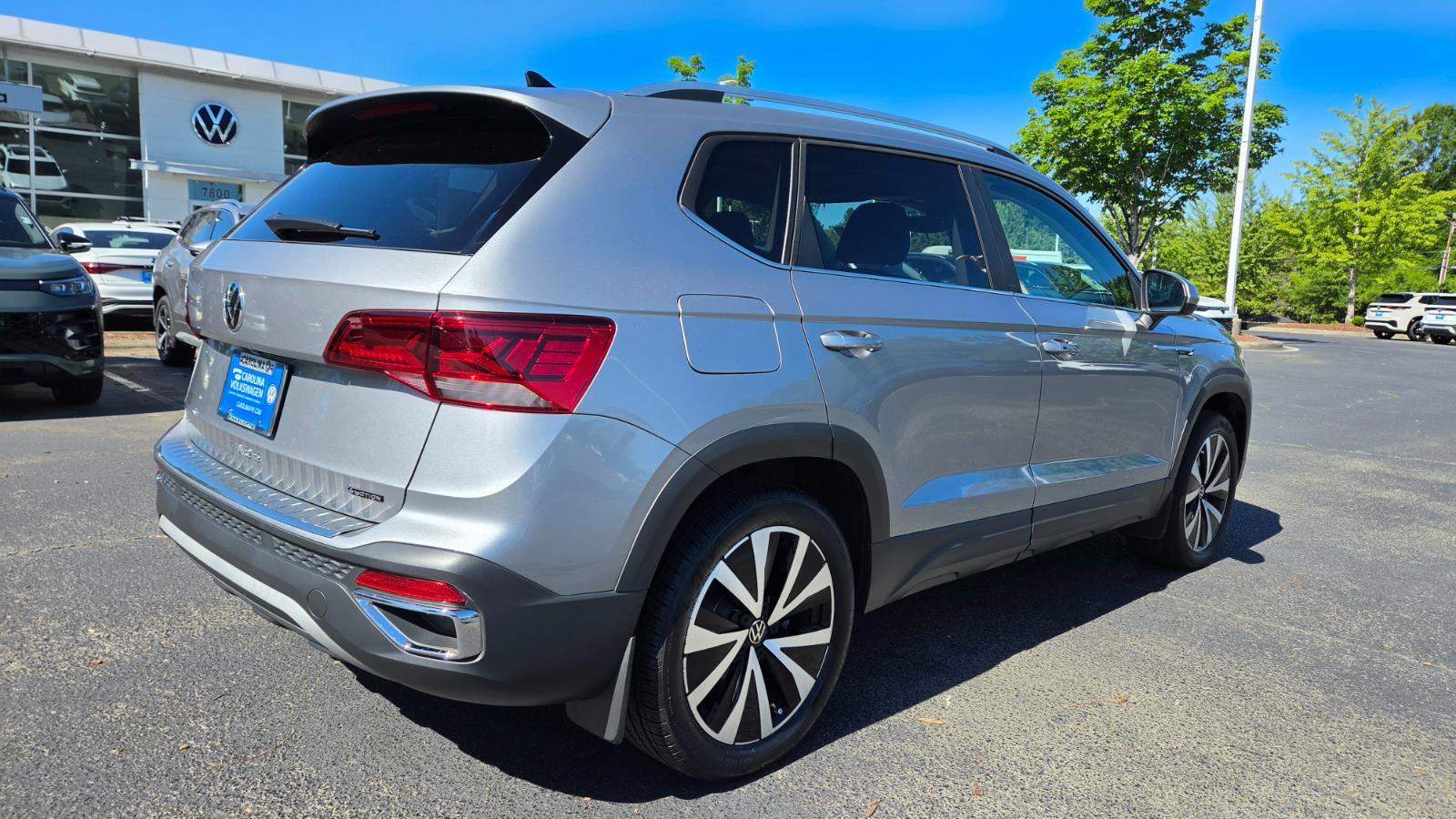 View vehicle photo 6