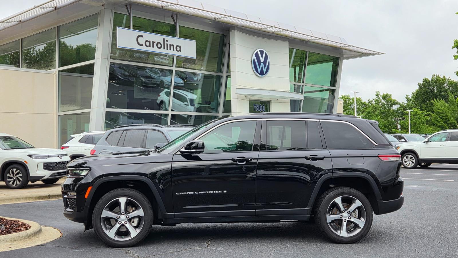View vehicle photo 2