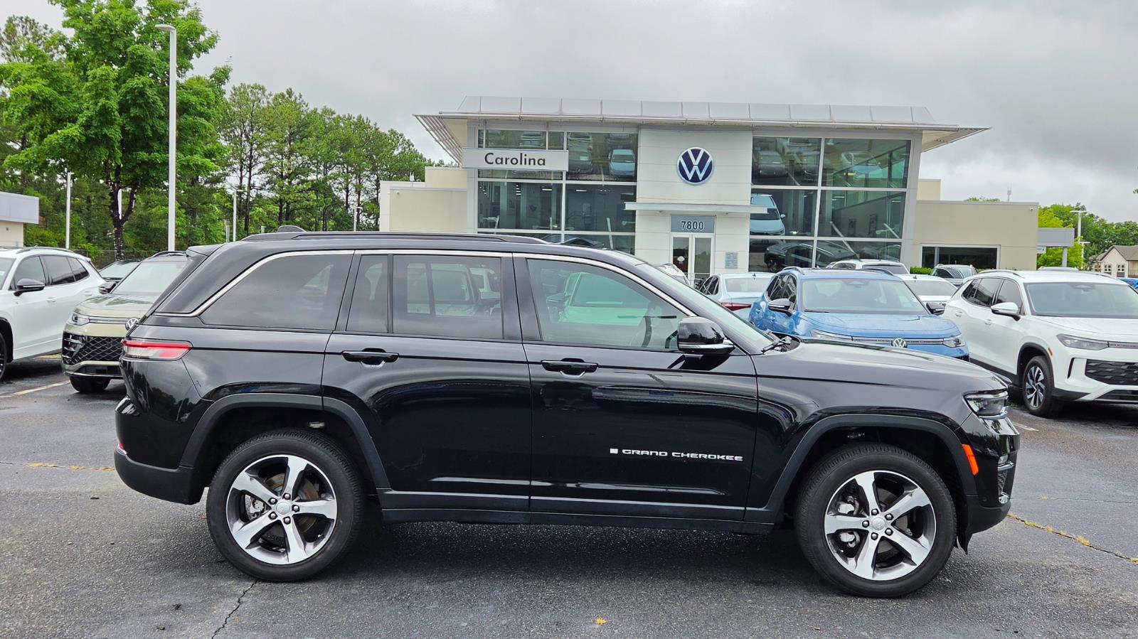View vehicle photo 6