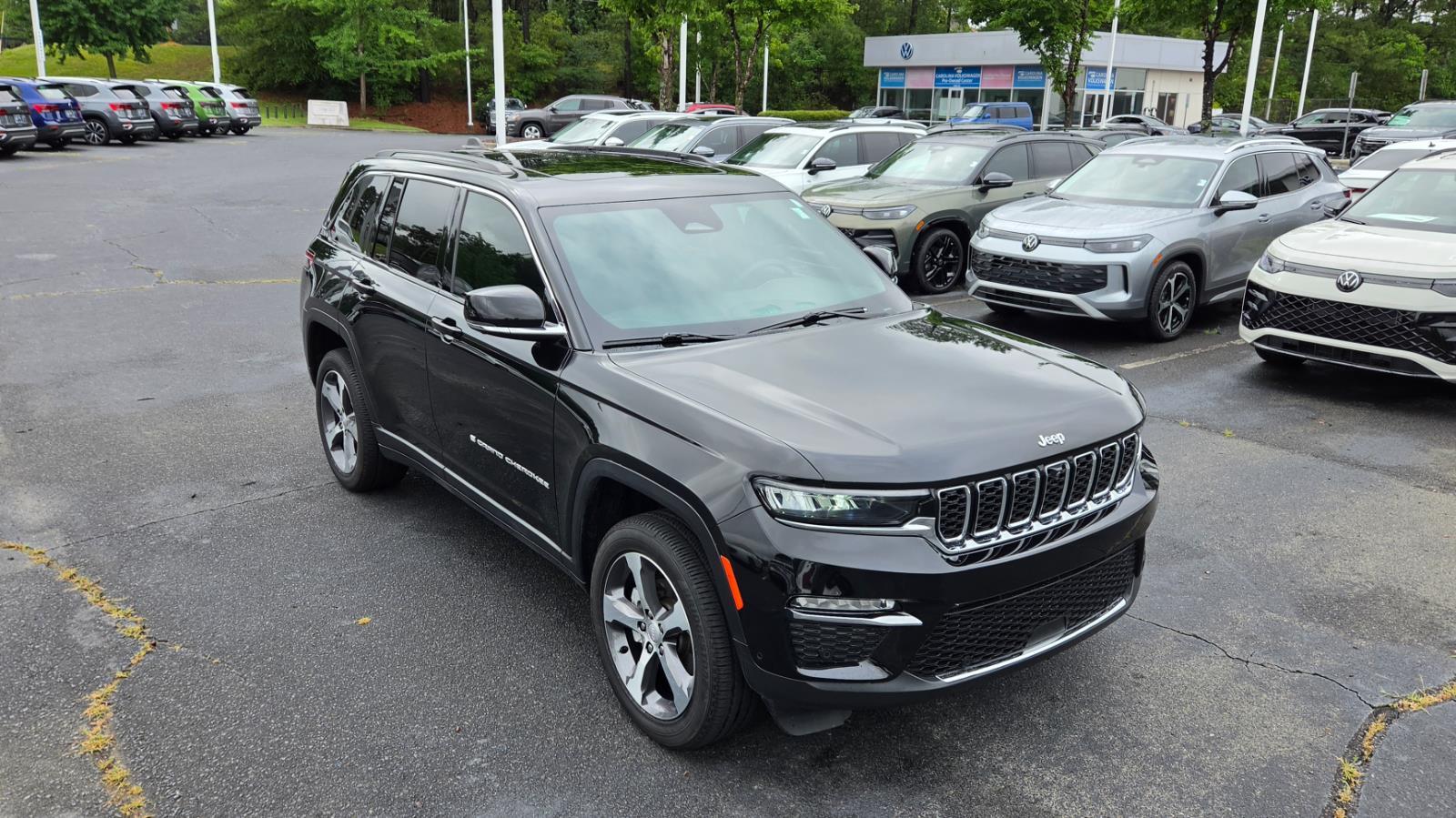 View vehicle photo 7