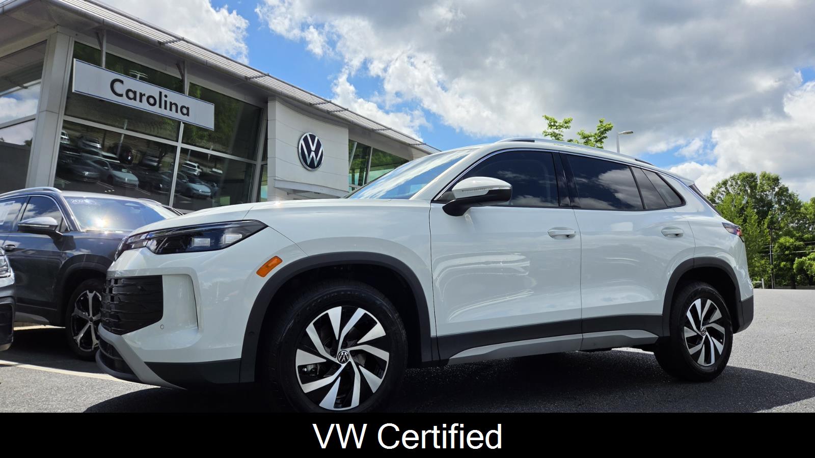 Pure White 2025 Volkswagen Tiguan SUV / Crossover Front-Wheel Drive Automatic