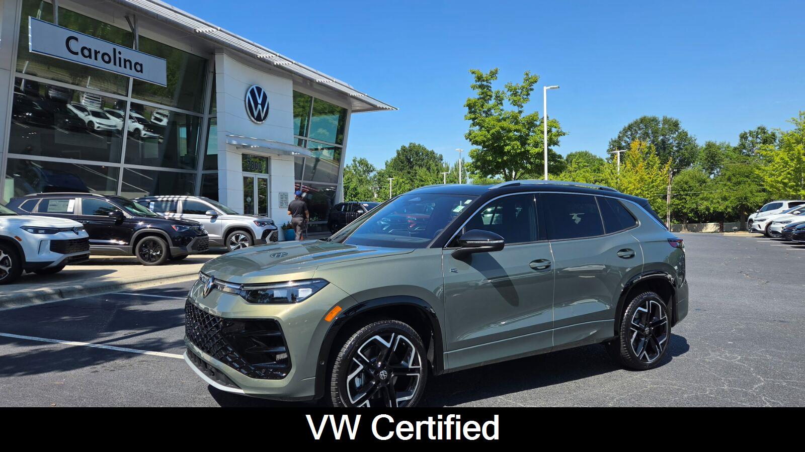 Avocado Green w/Deep Black Roof 2026 Volkswagen Tiguan SUV / Crossover All-Wheel Drive Automatic