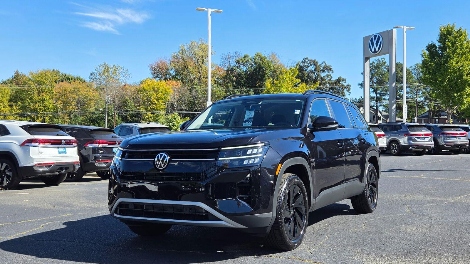 Deep Black Pearl 2027 Volkswagen Atlas SUV / Crossover Front-Wheel Drive Automatic