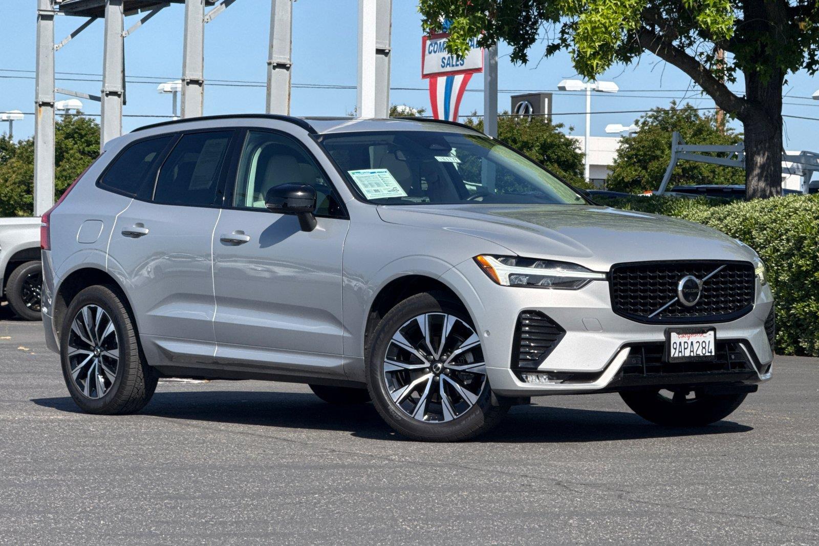 2023 Volvo XC60 B5 Plus Dark Theme AWD