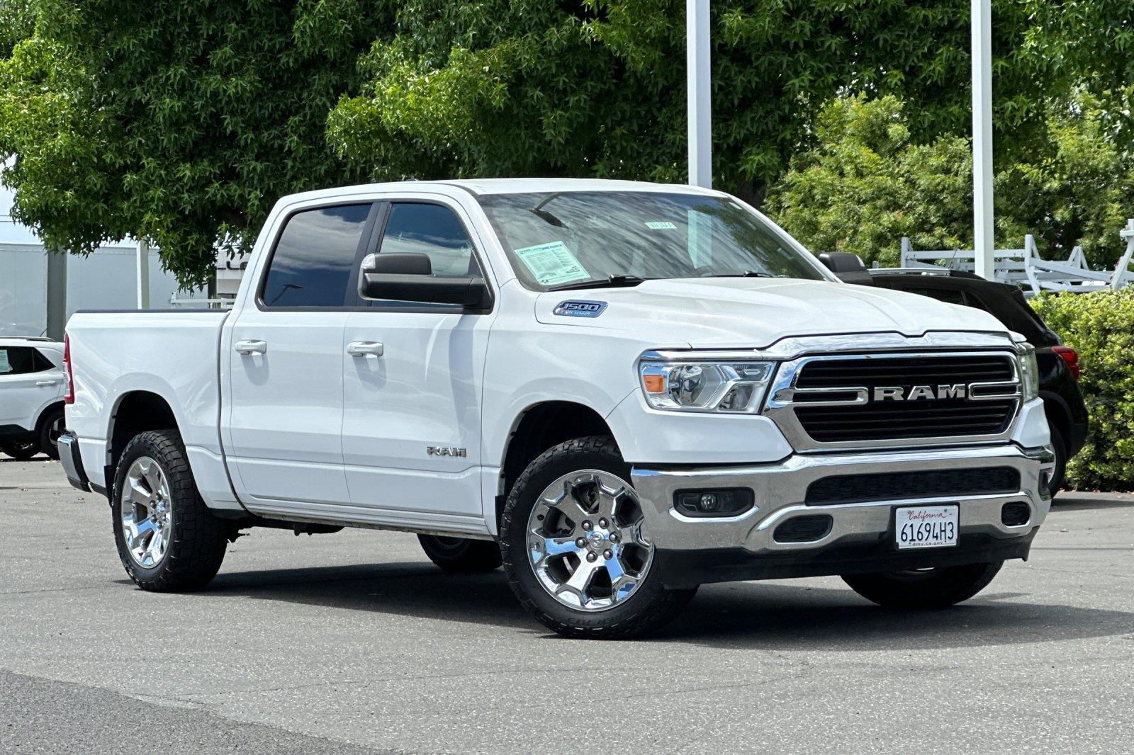 Bright White Clearcoat 2021 RAM 1500 Pickup Truck Four-Wheel Drive 8-Speed Automatic