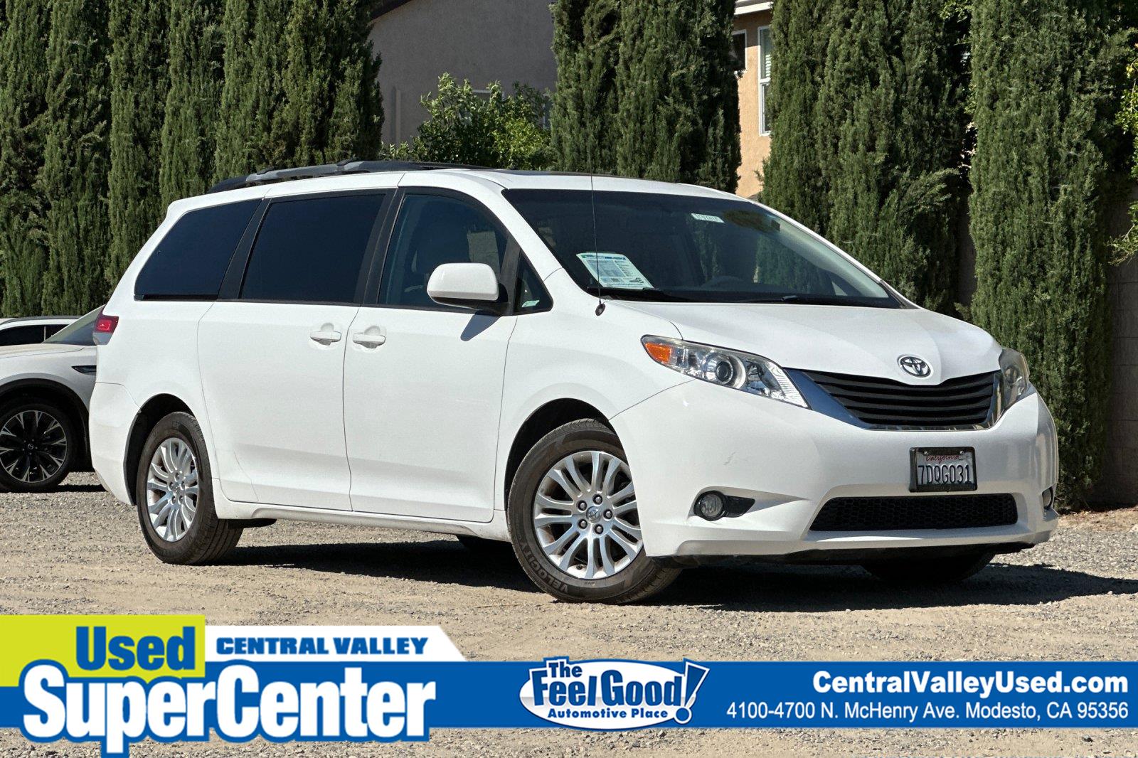 Super White 2014 Toyota Sienna Minivan Front-Wheel Drive Automatic