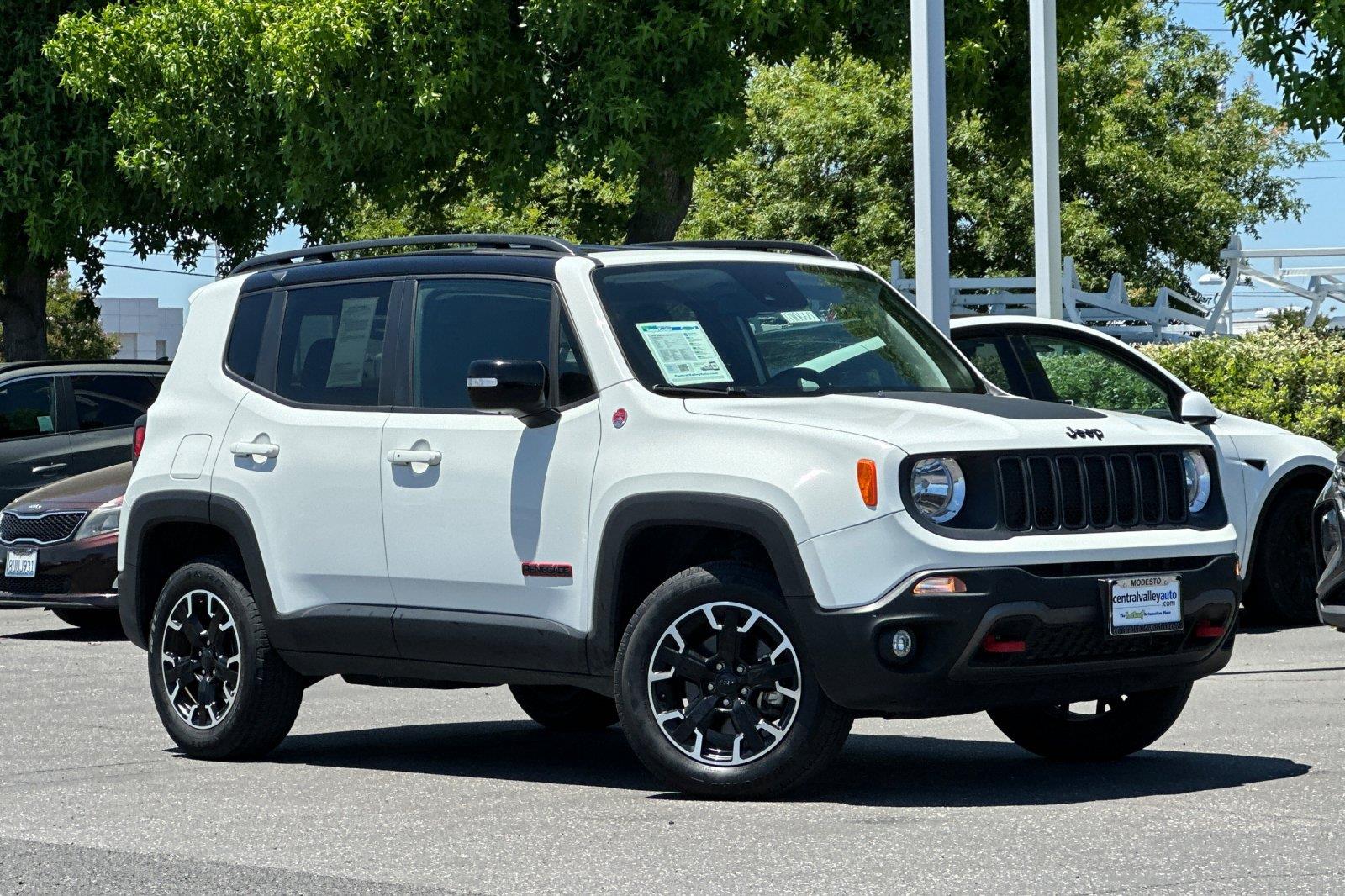 White 2023 Jeep Renegade SUV / Crossover Four-Wheel Drive Automatic