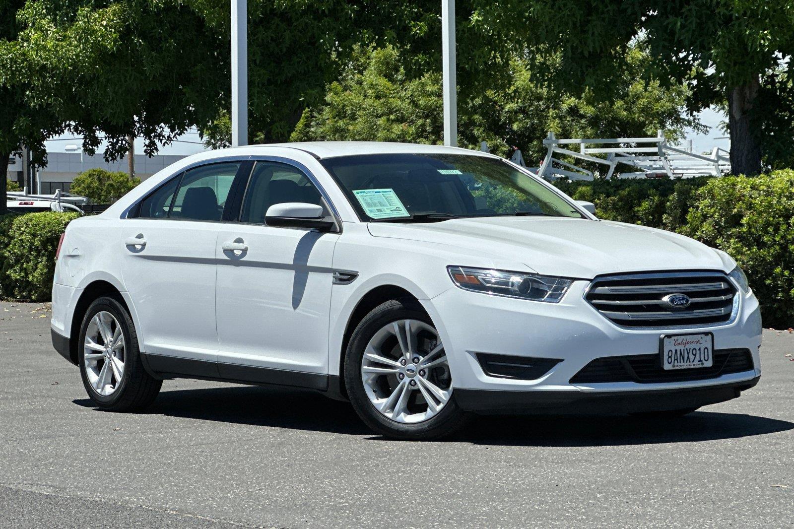 2017 Ford Taurus Blanco (Oxford White) Sedán Tracción delantera Automática