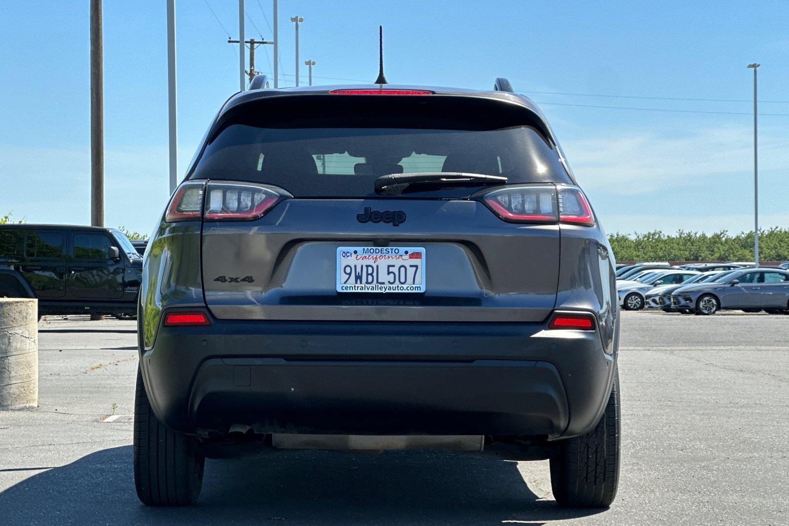 View vehicle photo 5