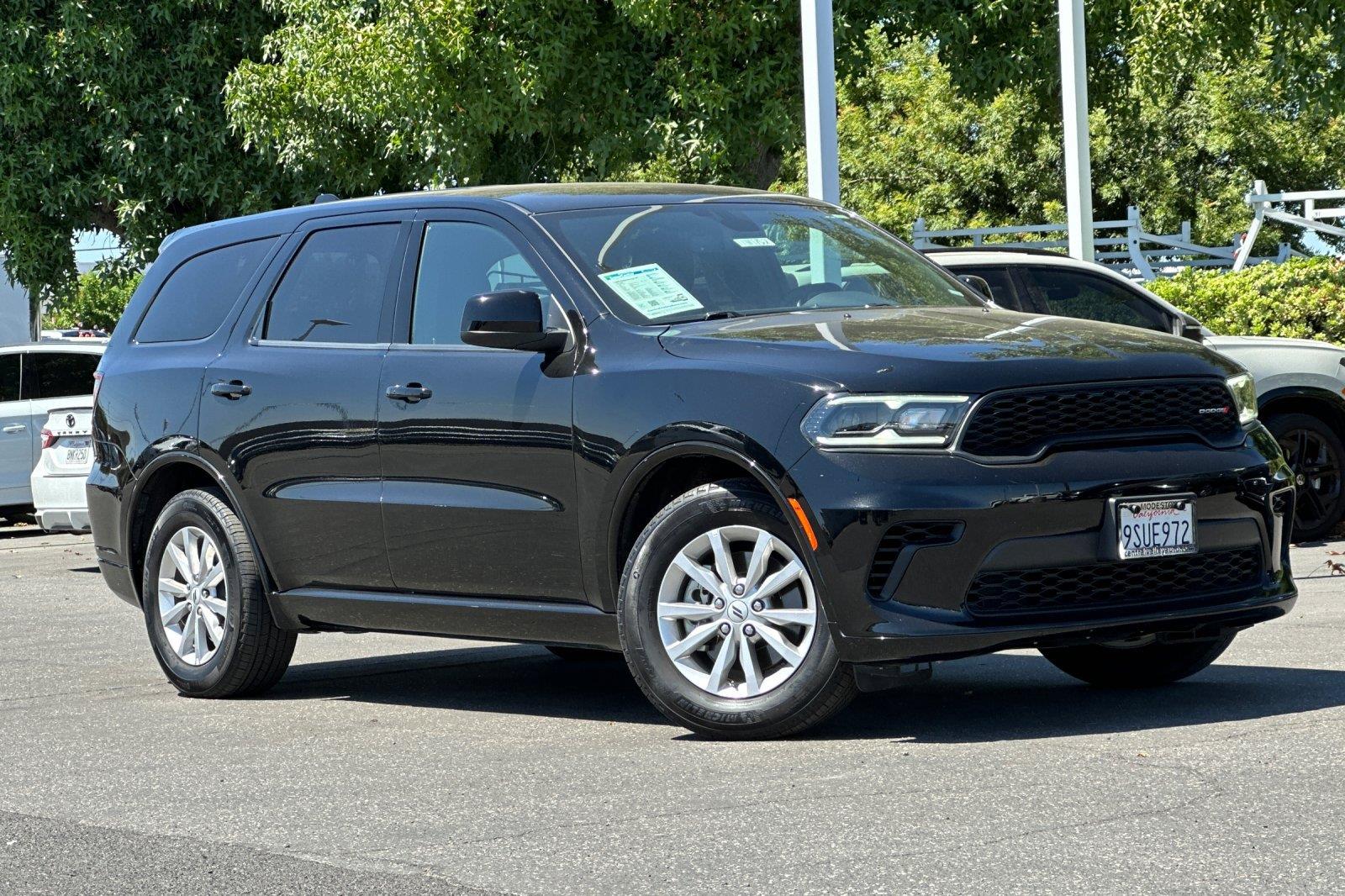 DB Black Clearcoat 2025 Dodge Durango SUV / Crossover Rear-Wheel Drive 8-Speed Automatic