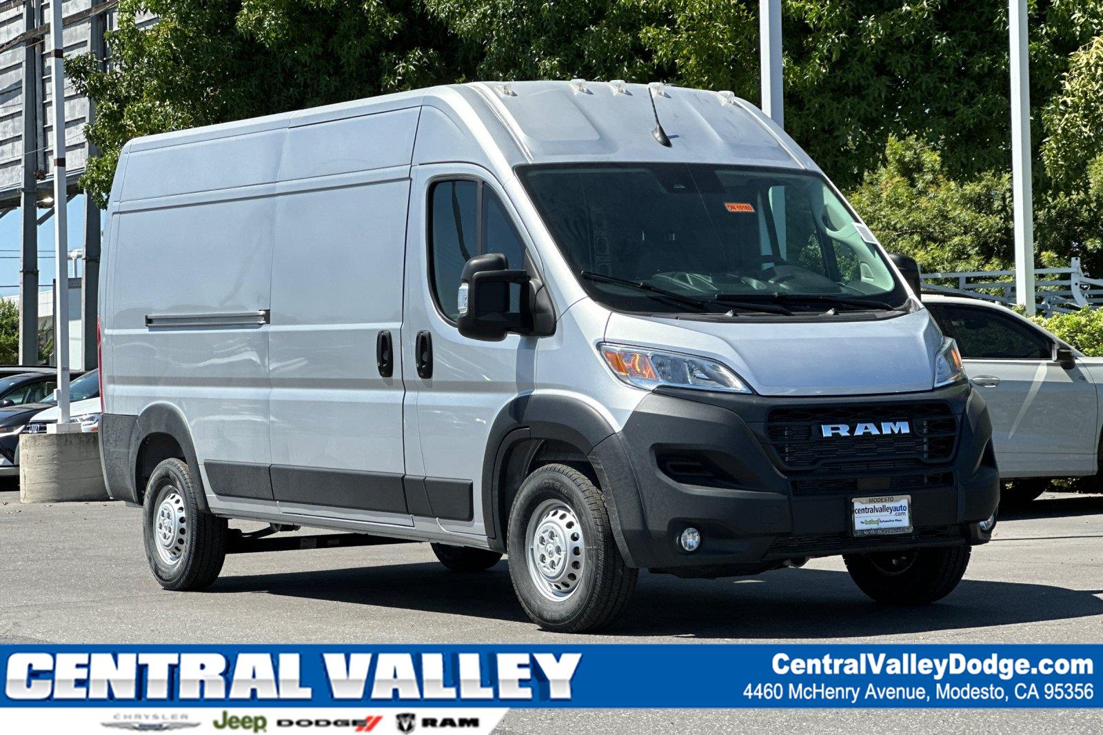 Bright Silver Metallic Clearcoat 2026 RAM ProMaster Van Front-Wheel Drive Automatic