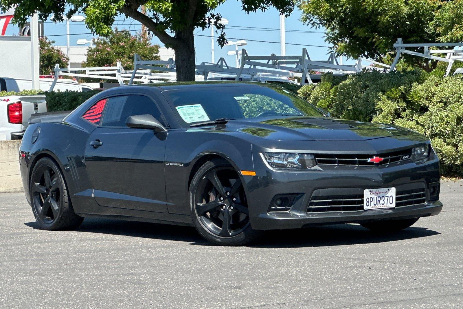 Ashen Gray Metallic 2015 Chevrolet Camaro Coupe Rear-Wheel Drive 6-Speed Manual