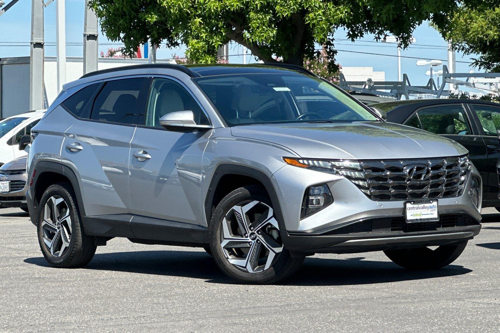 Shimmering Silver 2024 Hyundai Tucson SUV / Crossover All-Wheel Drive Automatic