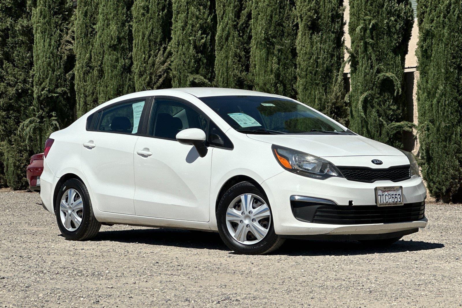 Clear White 2017 Kia Rio Sedan Front-Wheel Drive 6-Speed Automatic