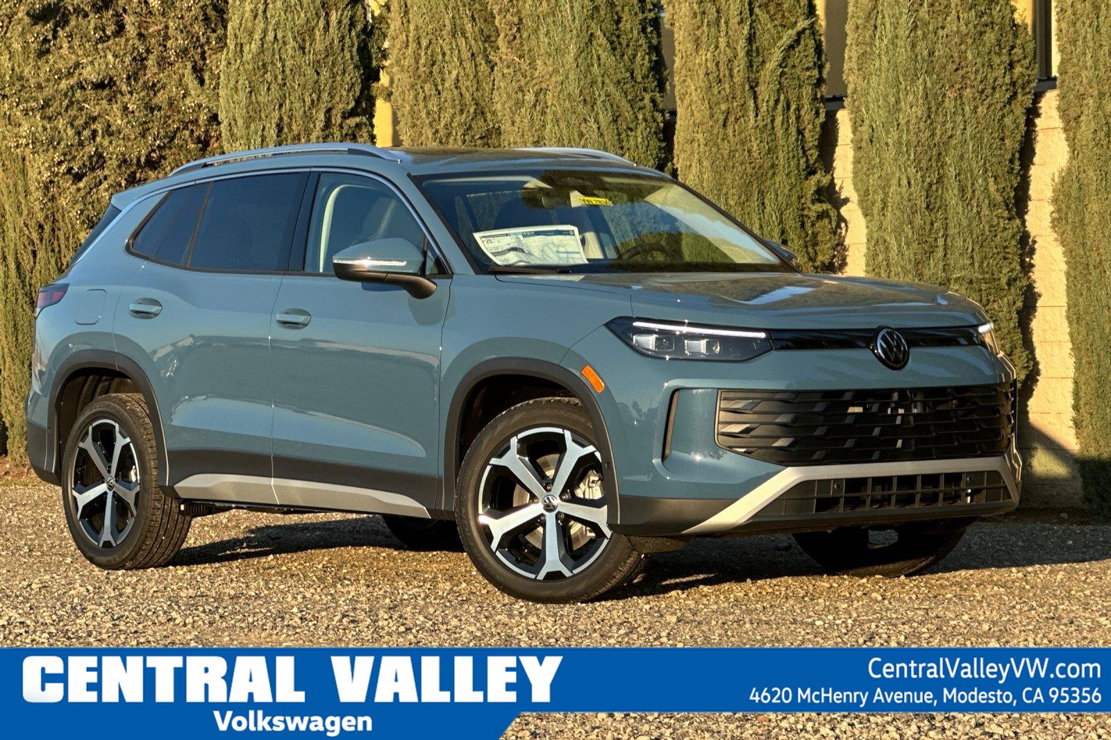 Monterey Blue Pearl 2026 Volkswagen Tiguan SUV / Crossover All-Wheel Drive Automatic
