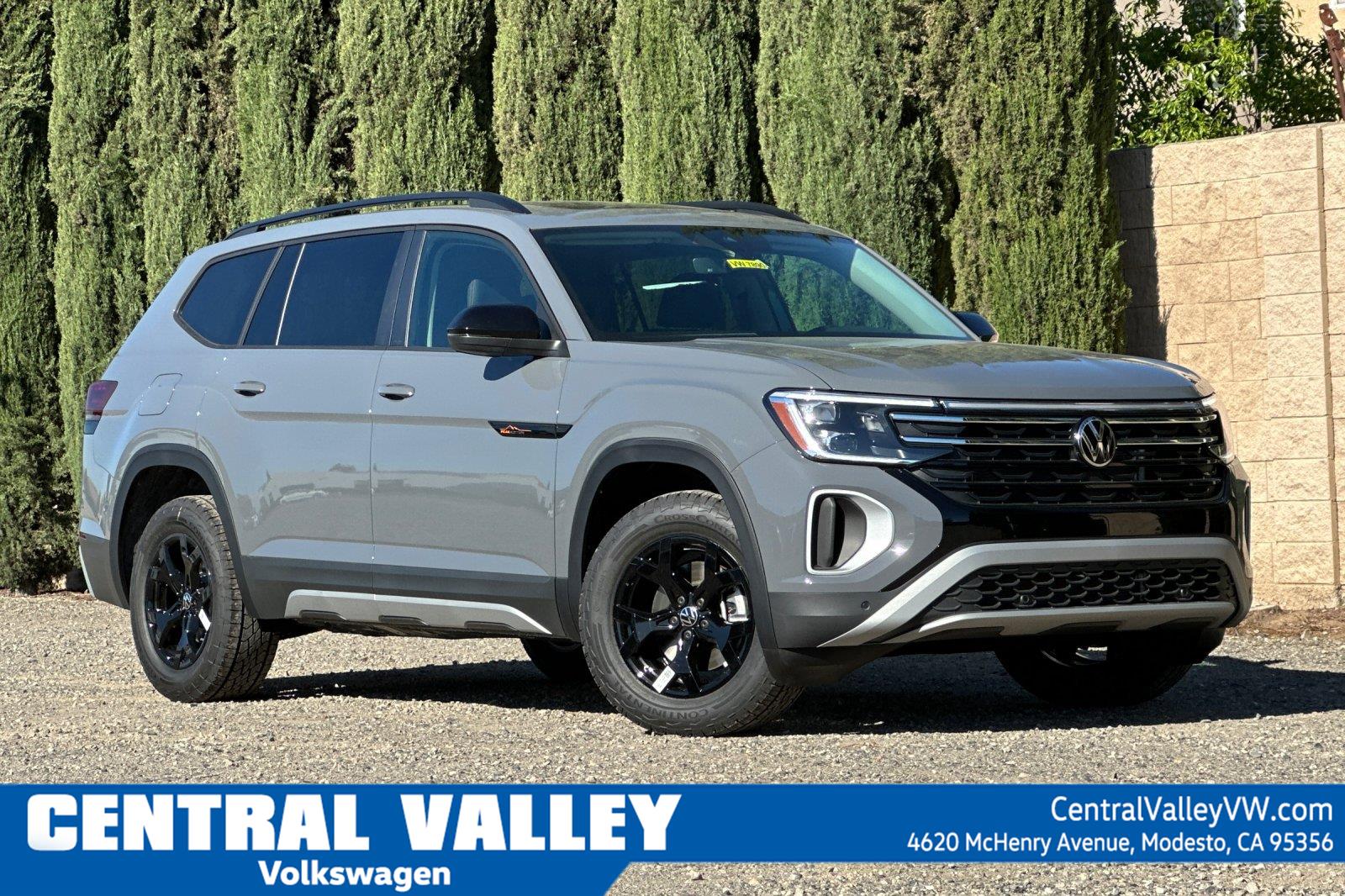 Pure Gray 2026 Volkswagen Atlas SUV / Crossover All-Wheel Drive Automatic