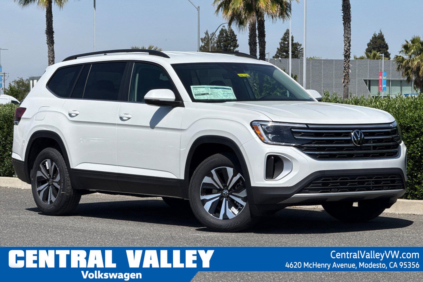 Opal White Pearl 2026 Volkswagen Atlas SUV / Crossover Front-Wheel Drive Automatic
