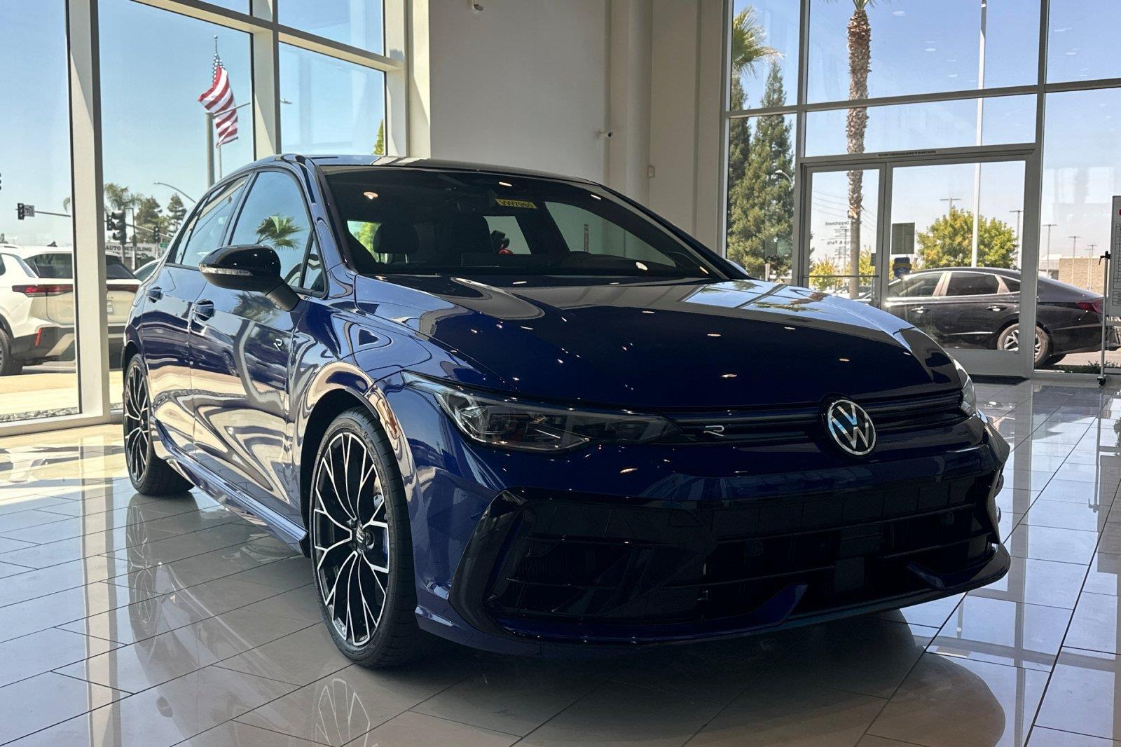 Lapiz Blue Metallic 2026 Volkswagen Golf R Hatchback All-Wheel Drive Automatic