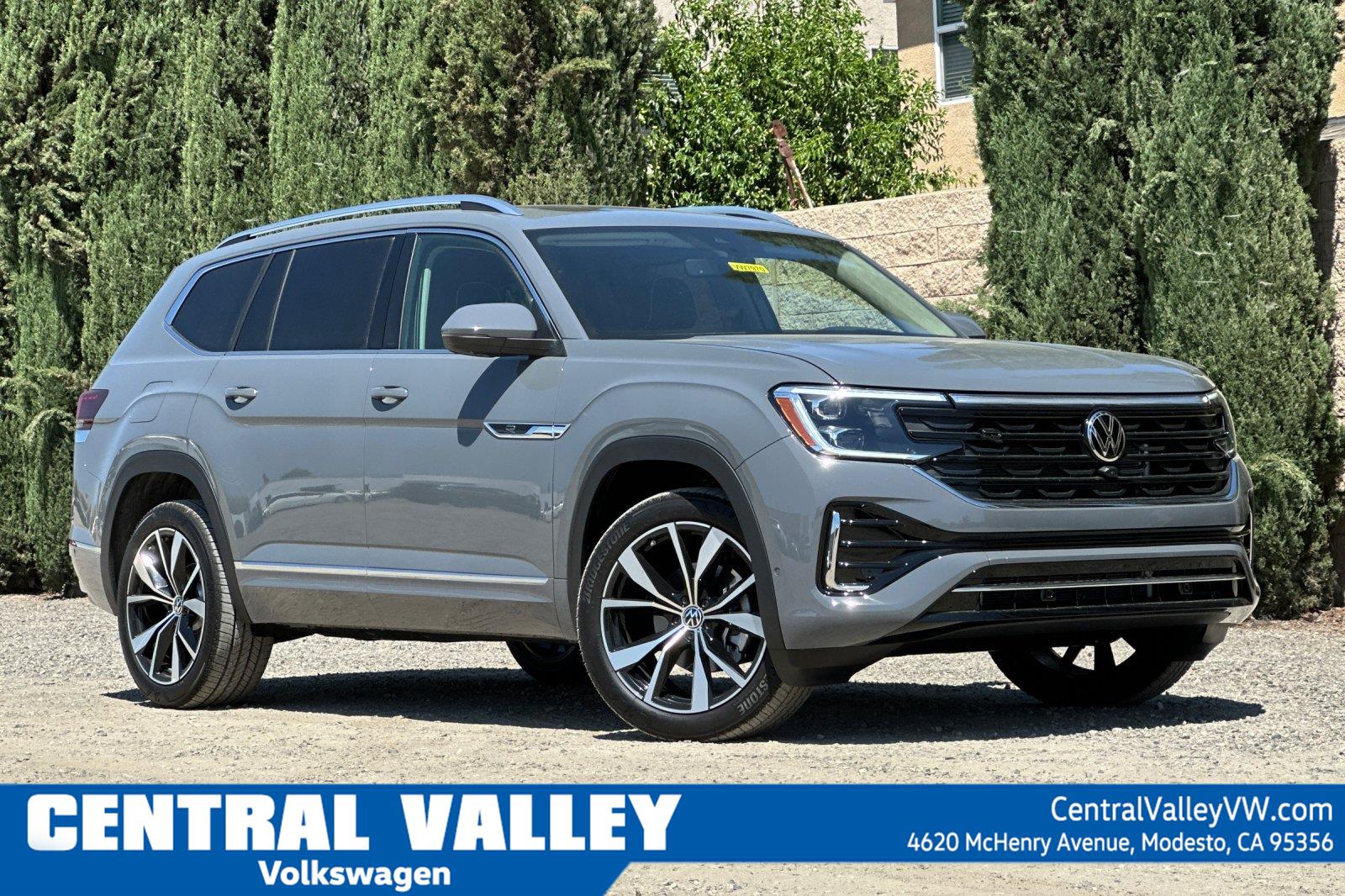 Pure Gray 2026 Volkswagen Atlas SUV / Crossover All-Wheel Drive Automatic