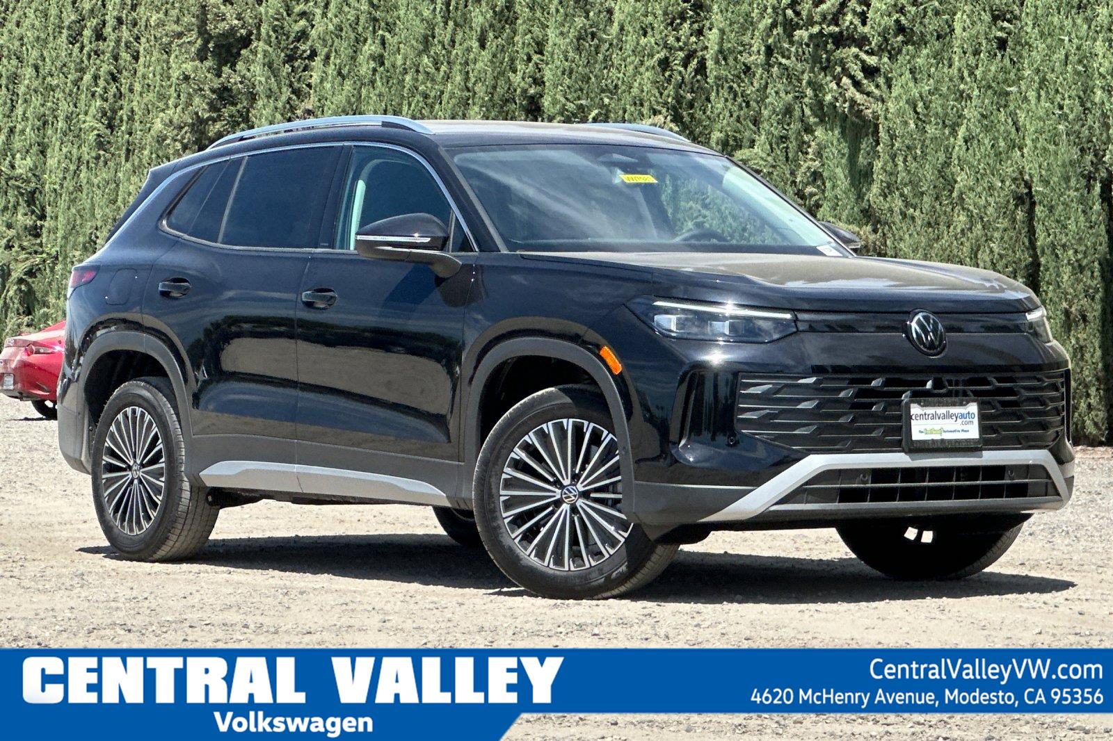 Deep Black Pearl 2026 Volkswagen Tiguan SUV / Crossover All-Wheel Drive Automatic