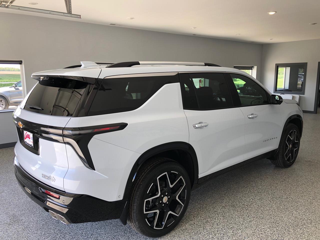 View vehicle photo 4