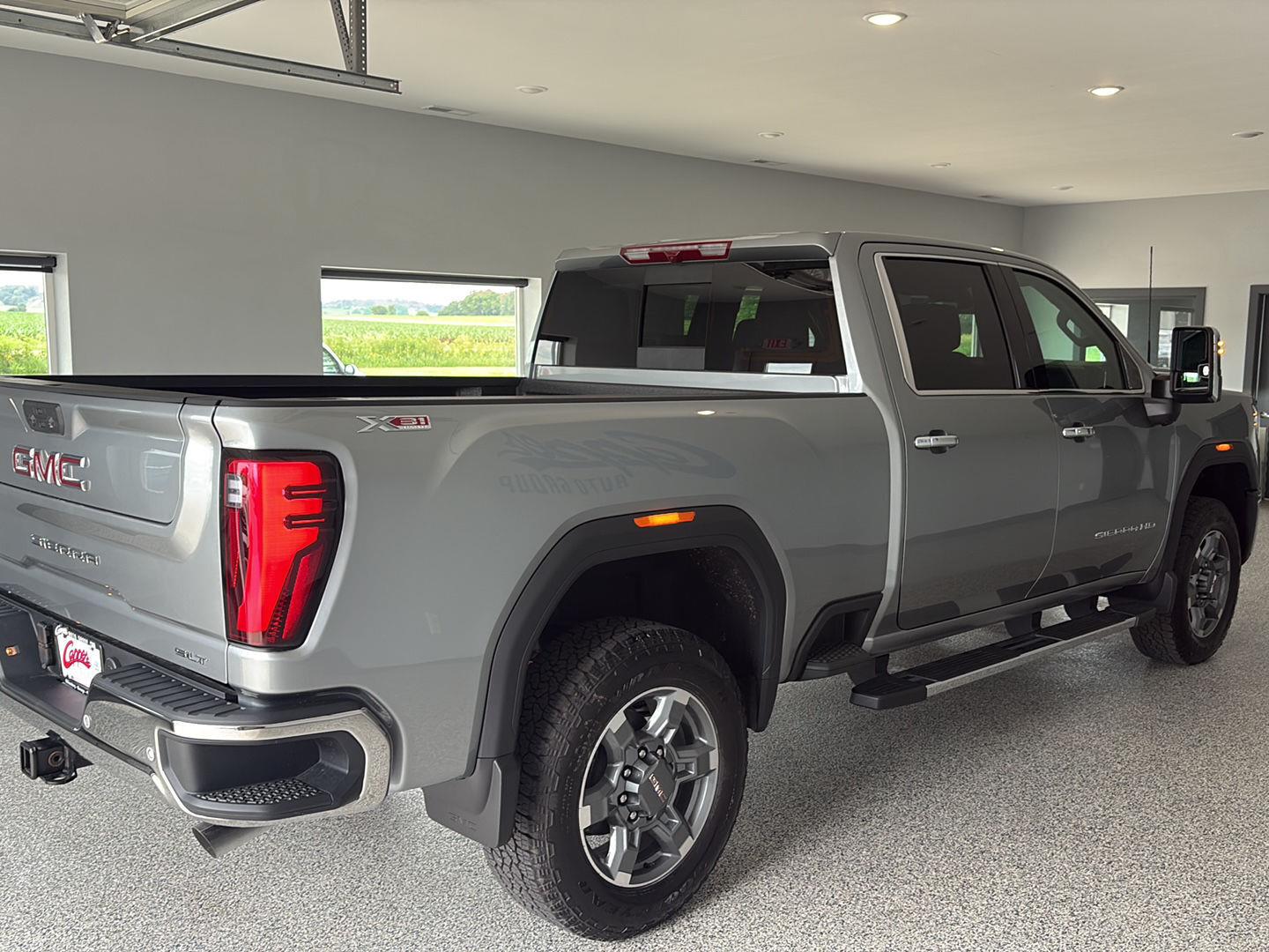 View vehicle photo 4