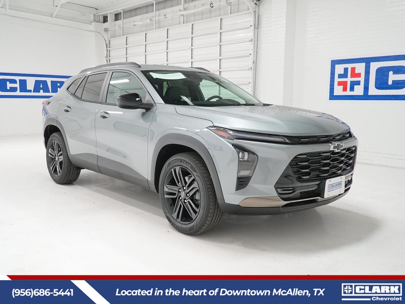 View vehicle photo 3