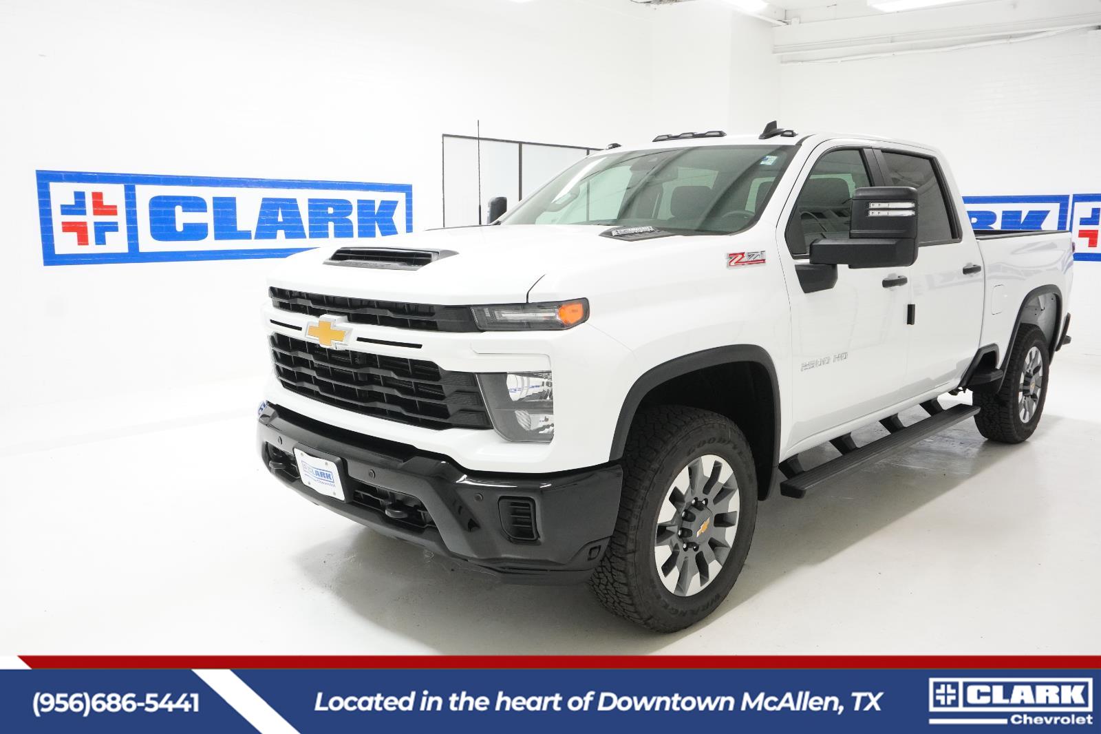 Summit White 2026 Chevrolet Silverado 2500HD Custom Crew Cab 4WD Pickup Truck Four-Wheel Drive Automatic