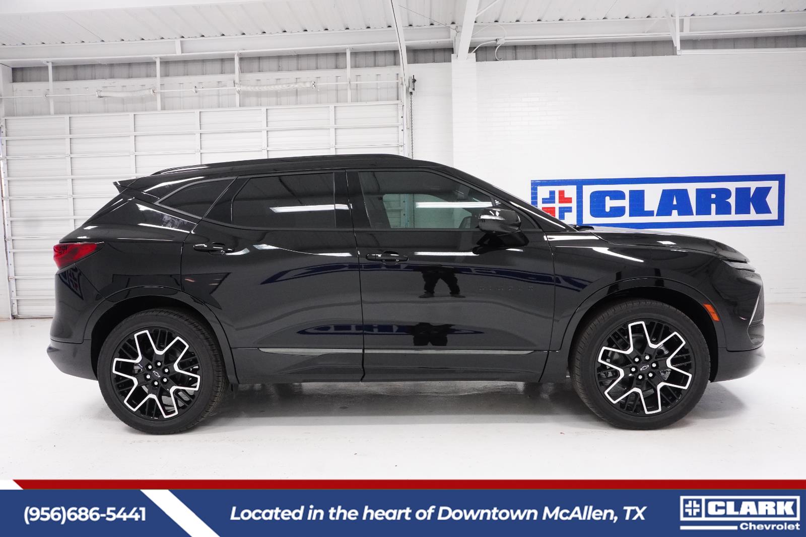 View vehicle photo 4