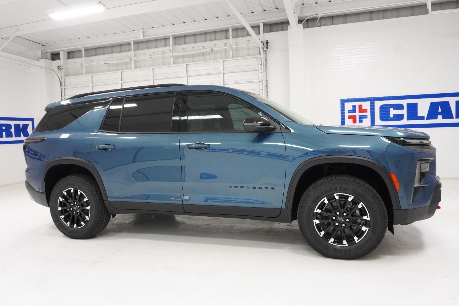 View vehicle photo 4