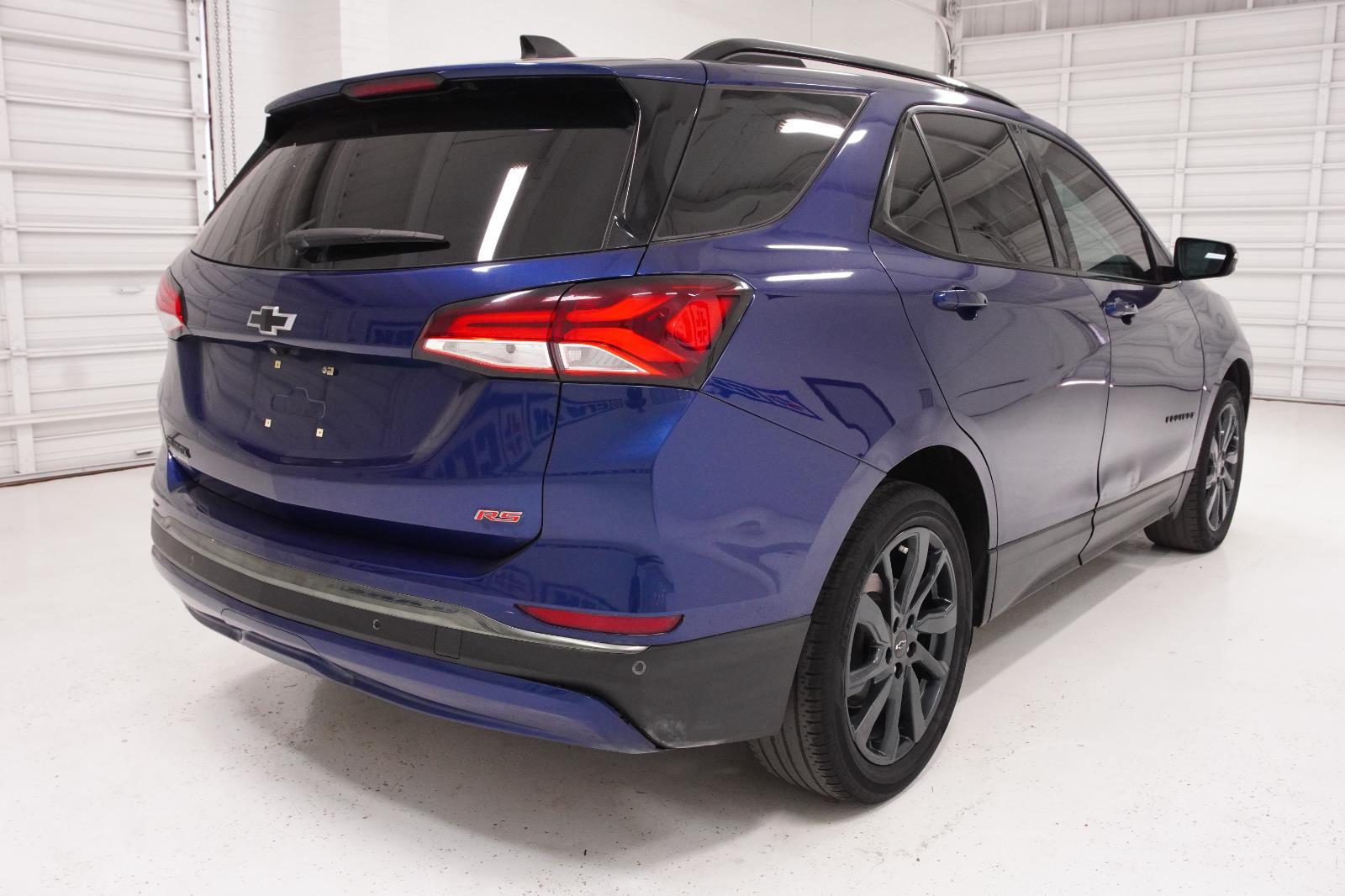 View vehicle photo 5