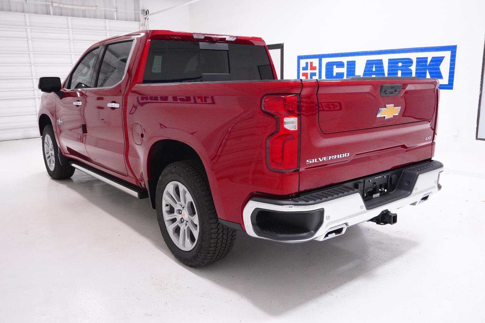 View vehicle photo 7