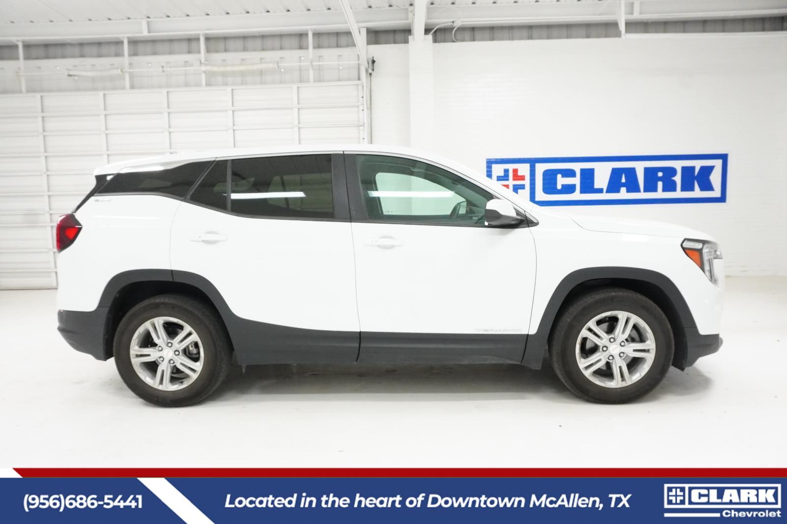 View vehicle photo 4