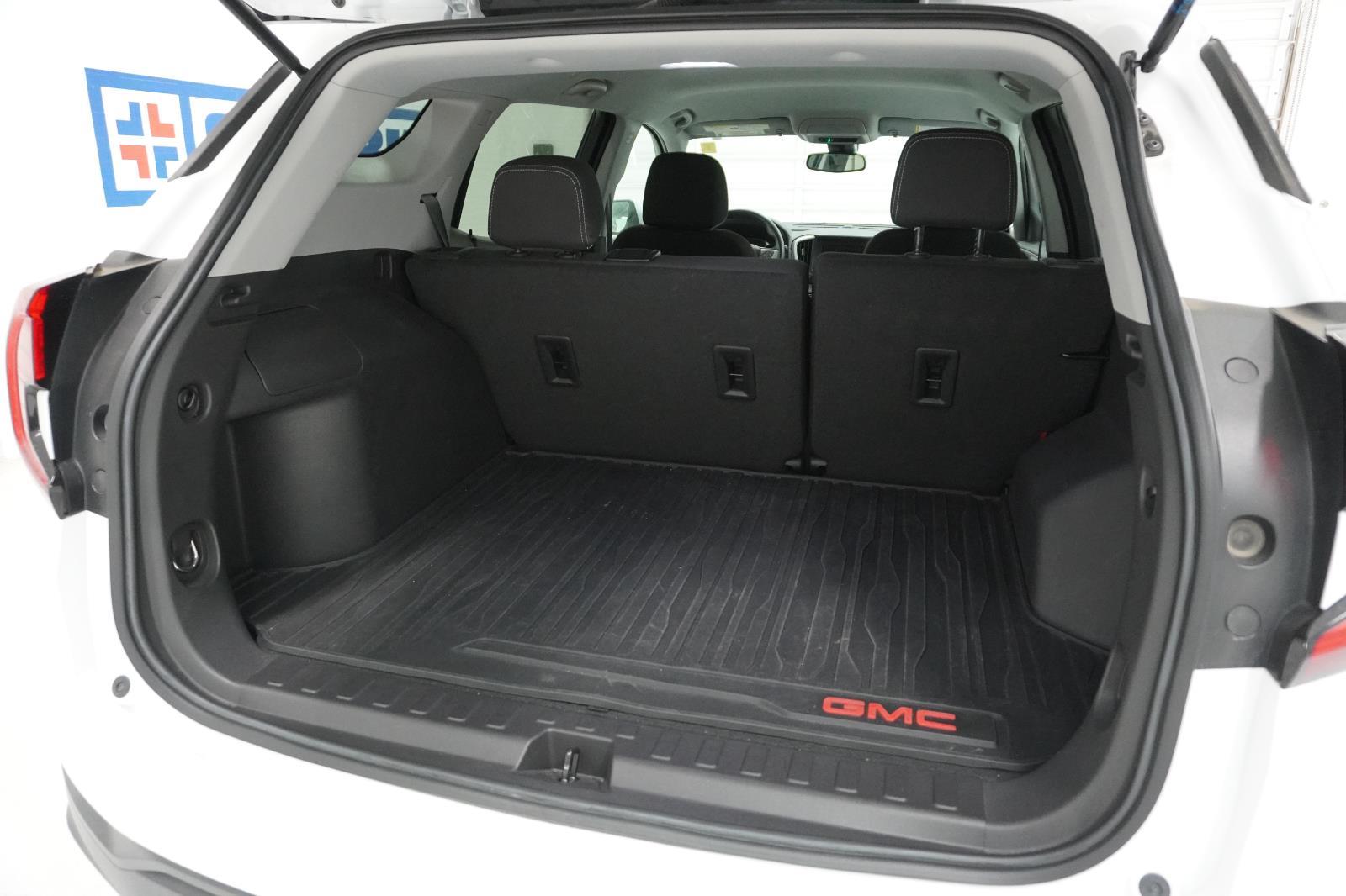 View vehicle photo 7