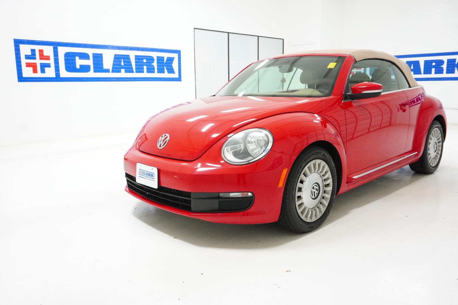 2014 Volkswagen Beetle 2.5L Convertible with Technology