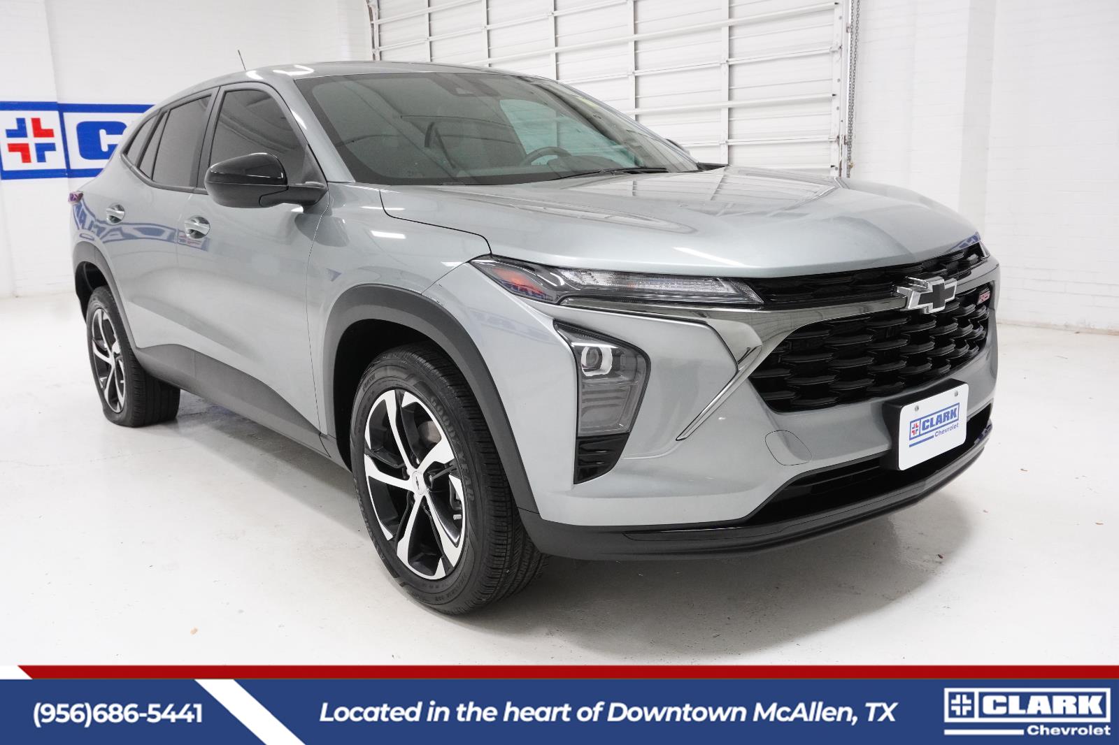 View vehicle photo 3