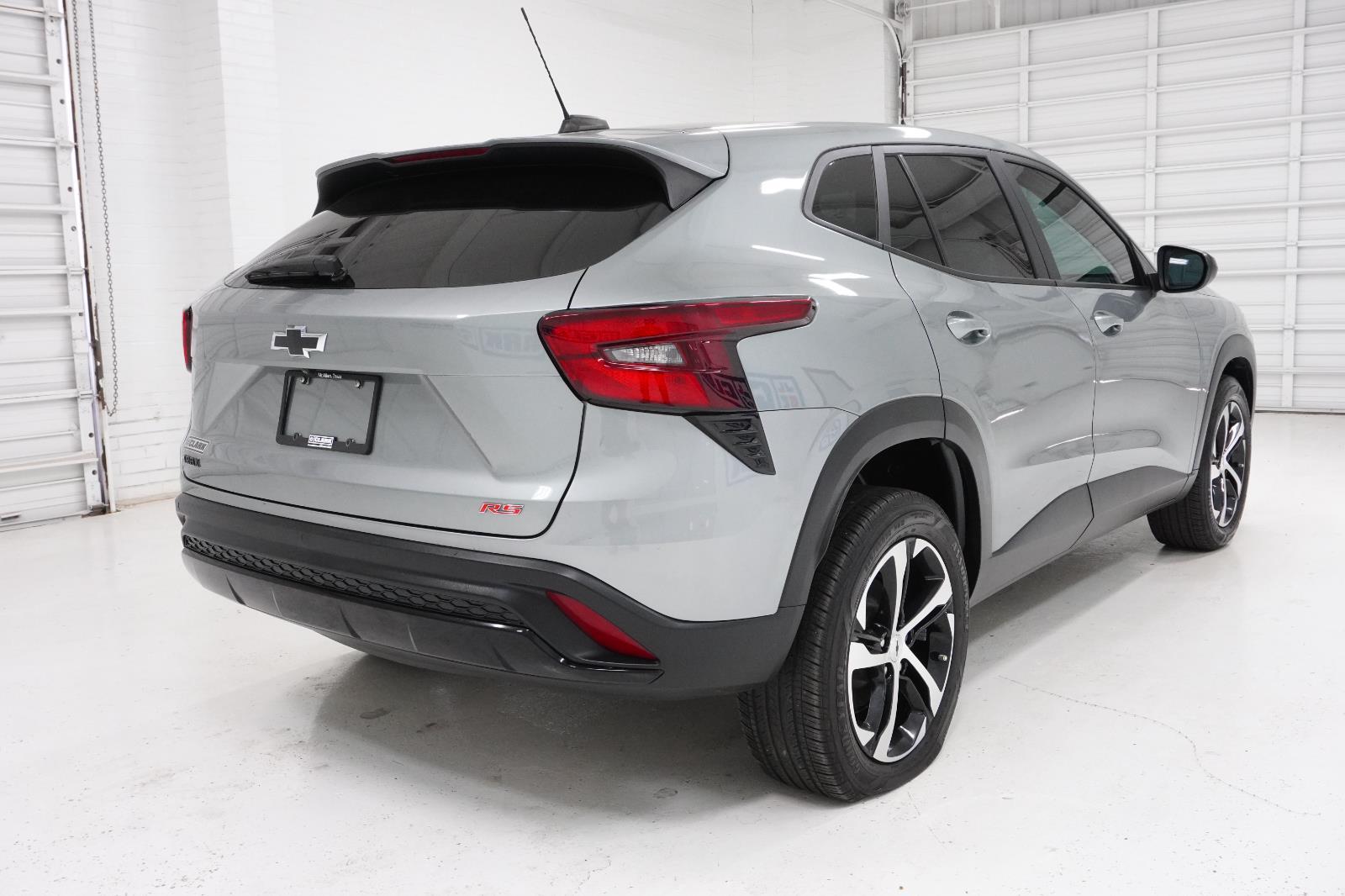 View vehicle photo 5