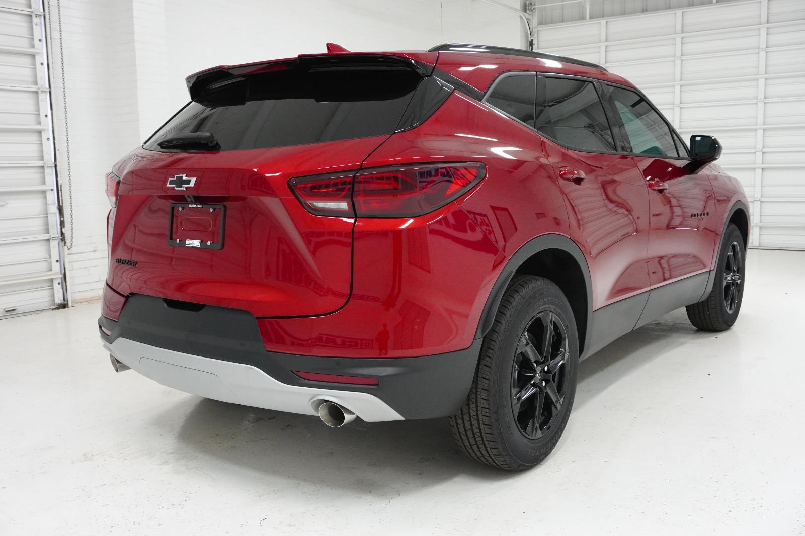 View vehicle photo 5