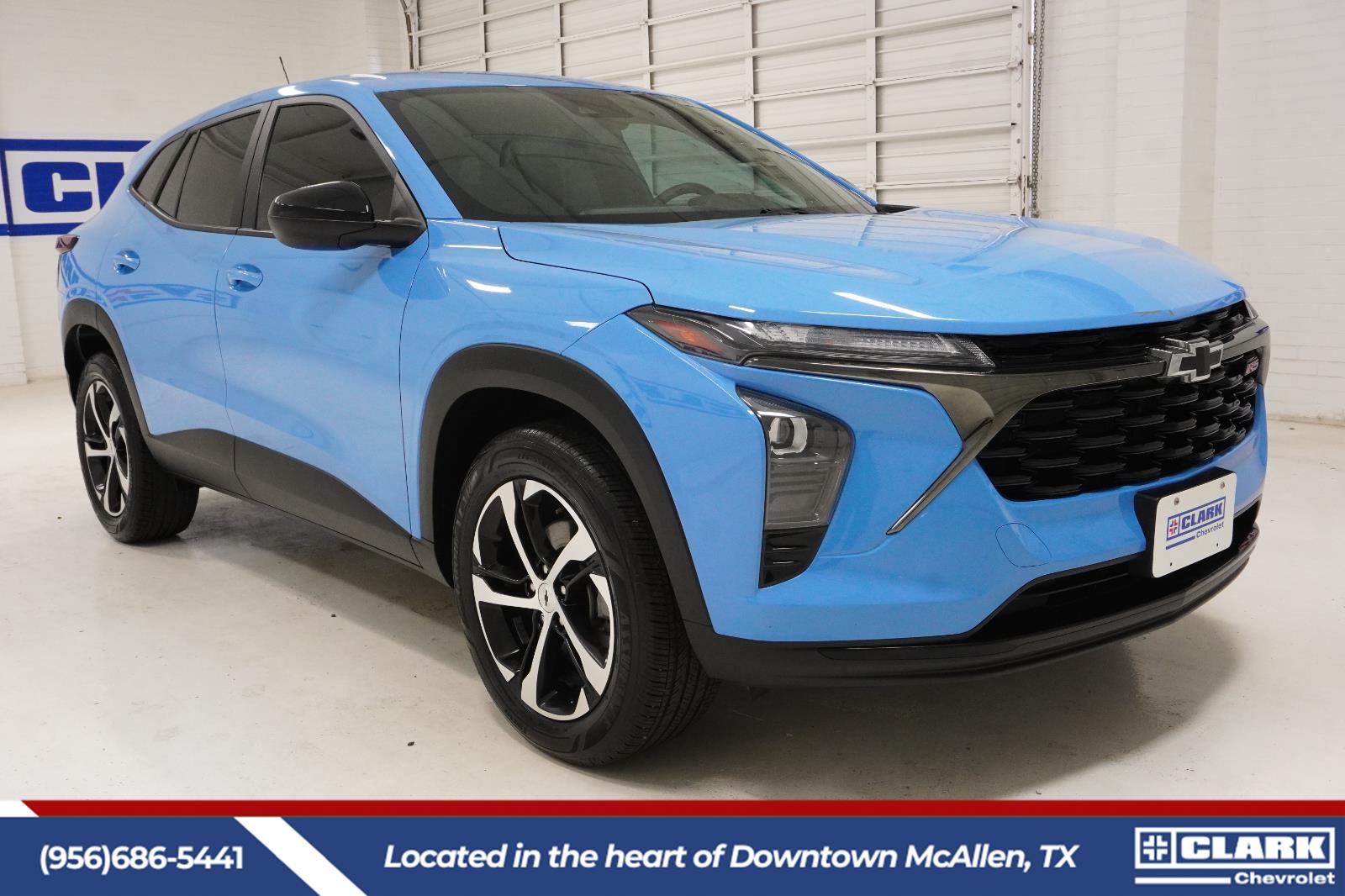 View vehicle photo 3