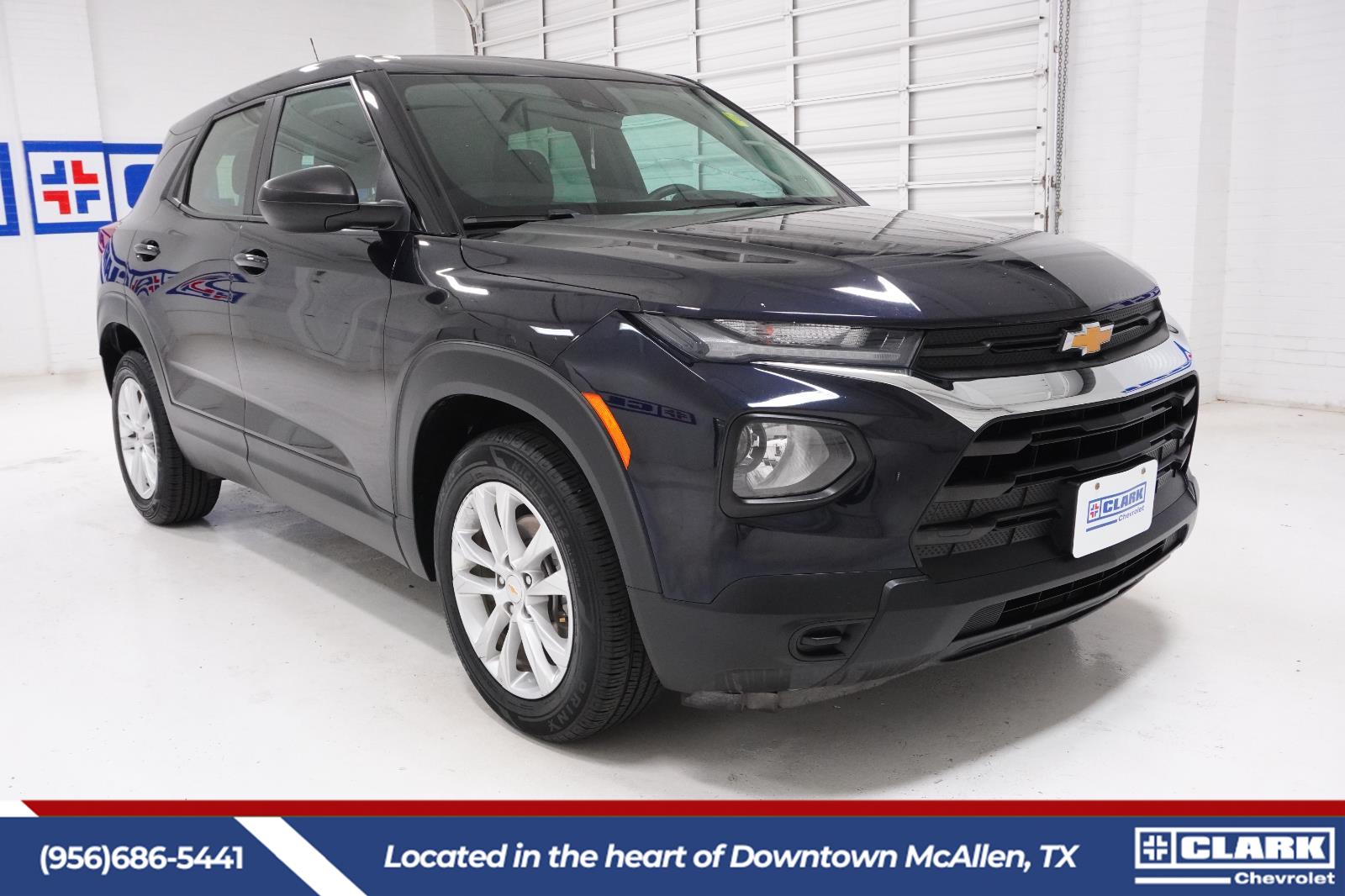 View vehicle photo 3