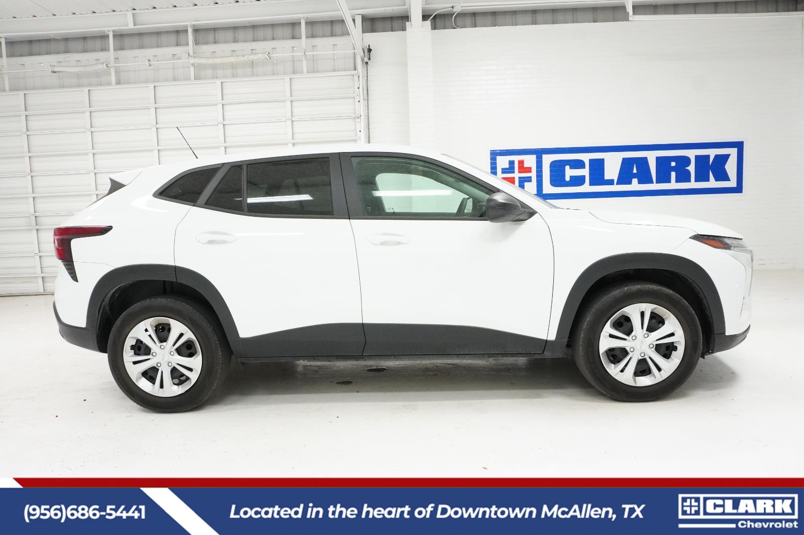 View vehicle photo 4