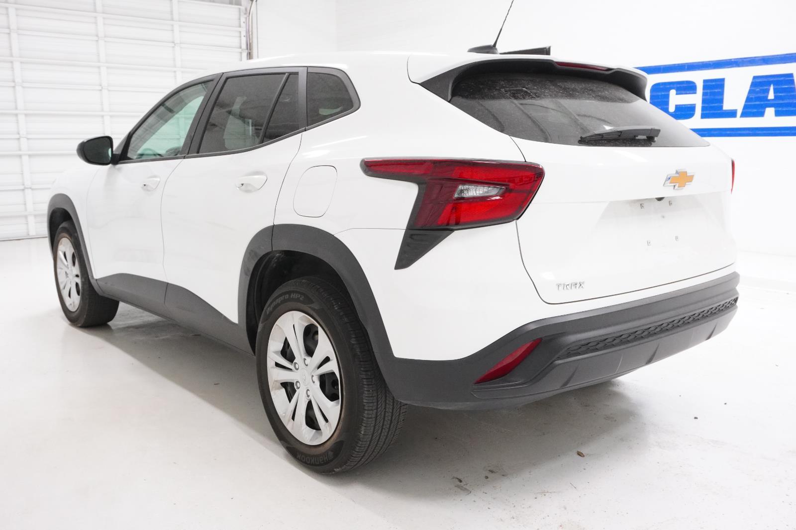 View vehicle photo 7