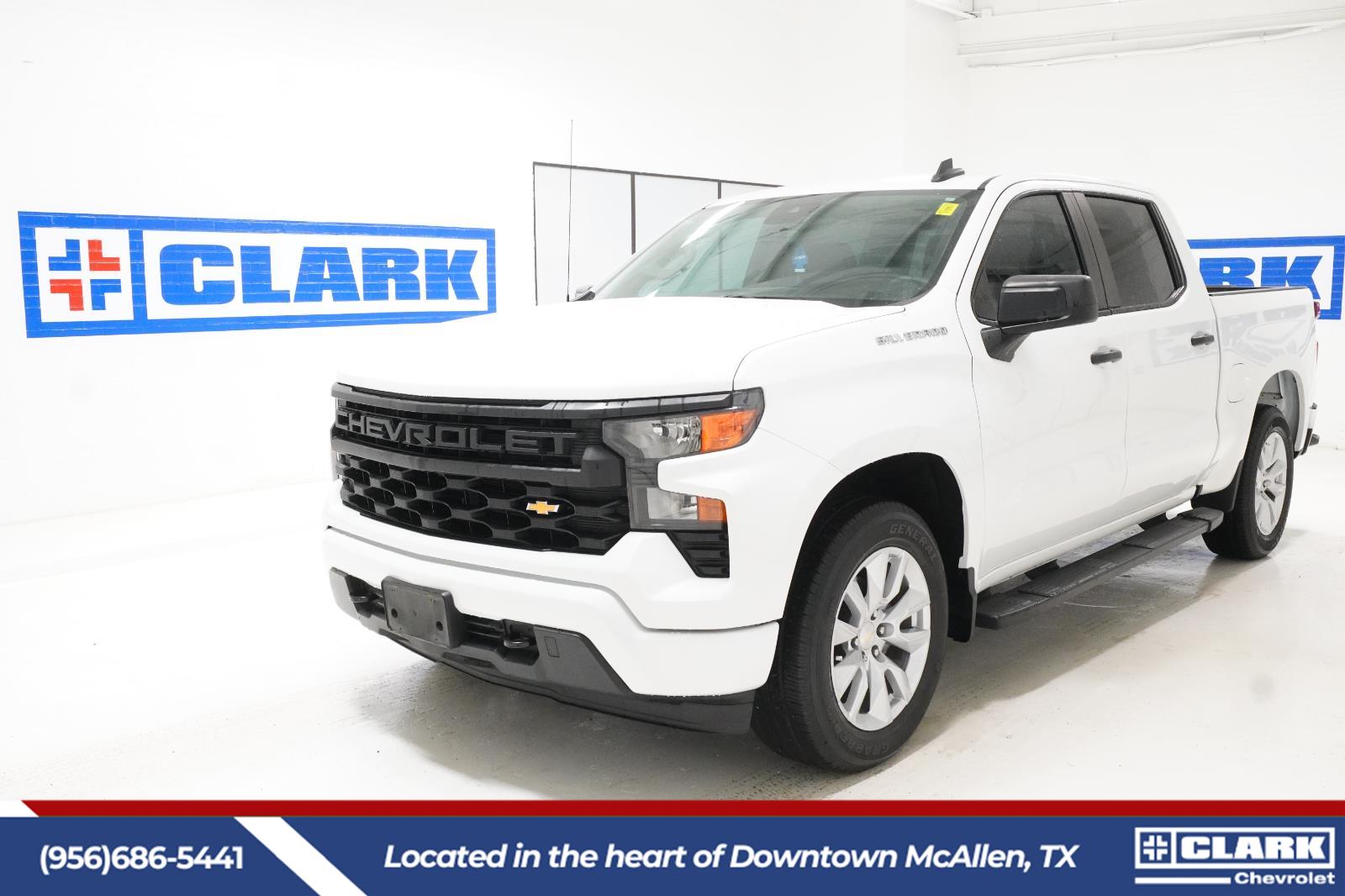 Summit White 2022 Chevrolet Silverado 1500 Custom Crew Cab RWD Pickup Truck 4X2 8-Speed Automatic