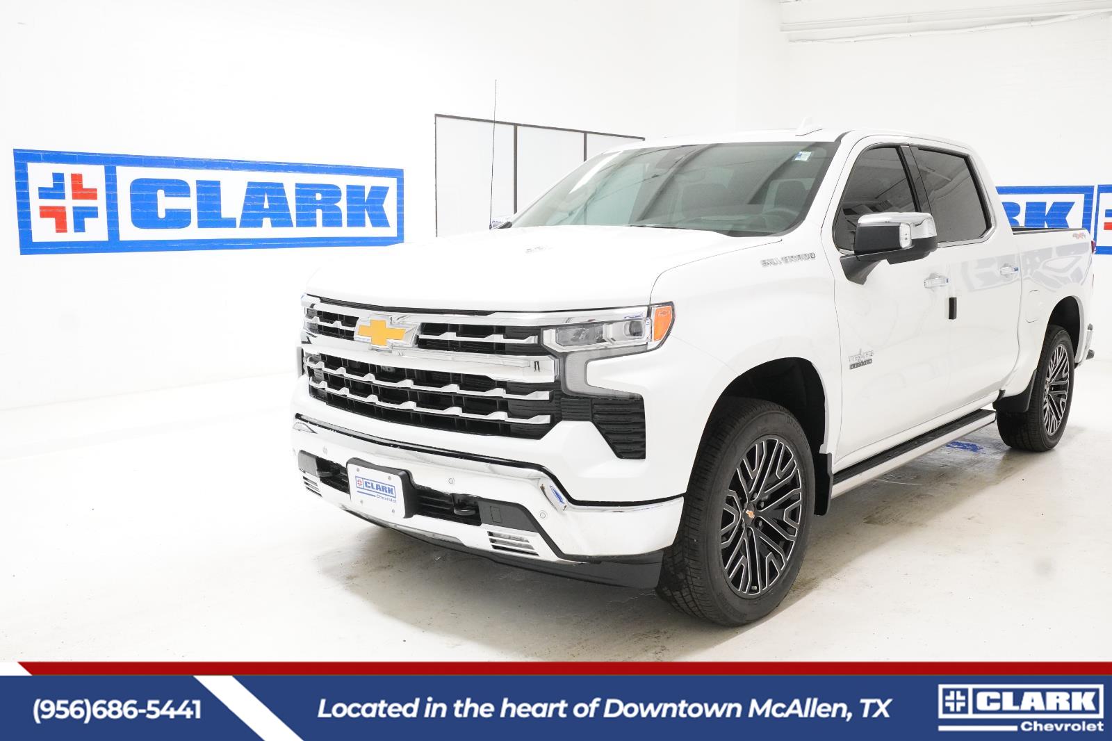 Summit White 2026 Chevrolet Silverado 1500 Pickup Truck Four-Wheel Drive Automatic