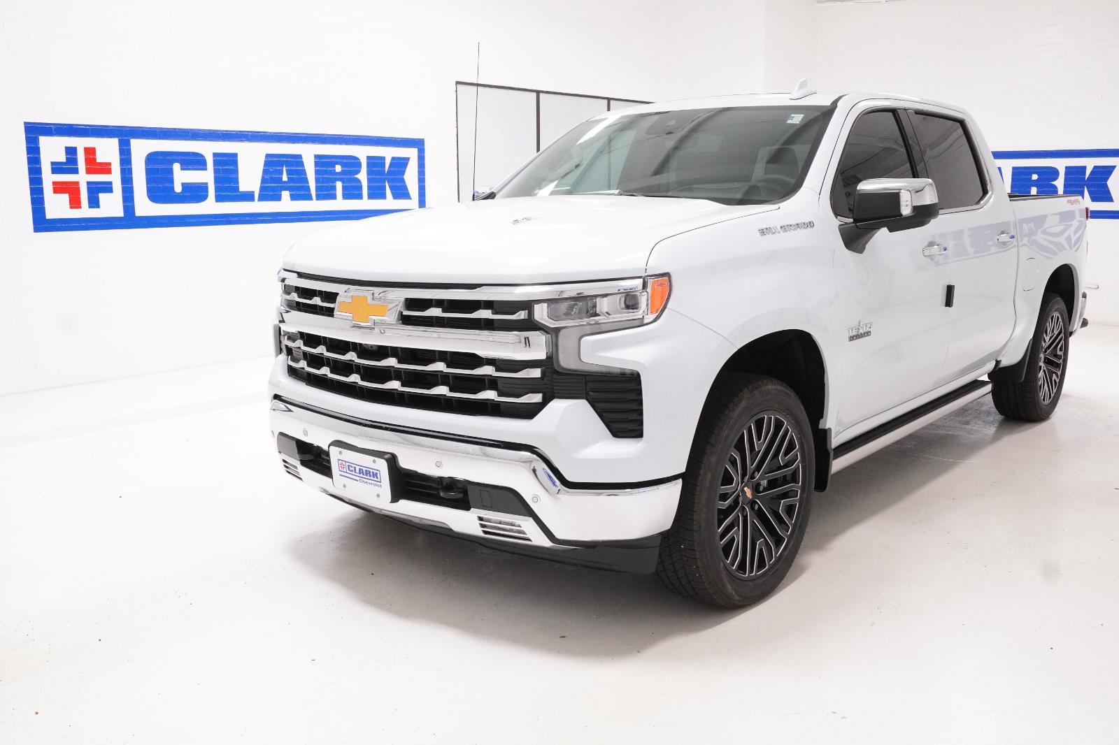 Polar White Tricoat 2026 Chevrolet Silverado 1500 Pickup Truck Four-Wheel Drive Automatic