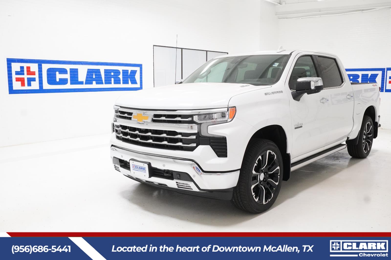 Summit White 2026 Chevrolet Silverado 1500 Pickup Truck Four-Wheel Drive Automatic