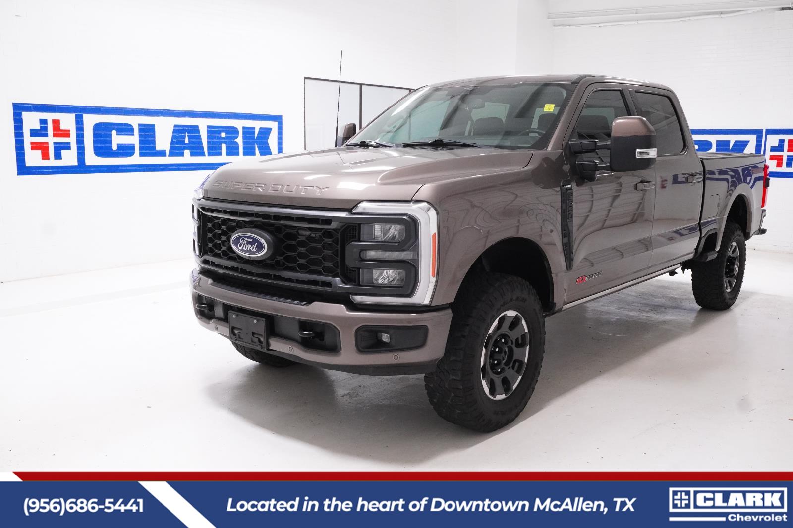 Stone Gray Metallic 2023 Ford F-250 Super Duty Lariat Crew Cab 4WD Pickup Truck Four-Wheel Drive Automatic
